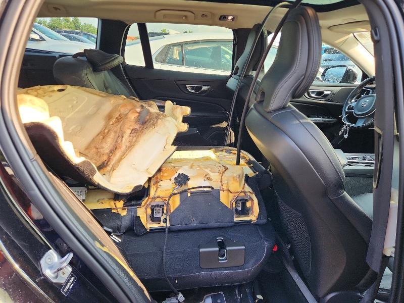 2020 Volvo V60 Cross Country T5 Momentum