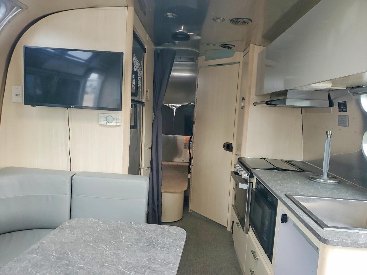 2020 Airstream Camper