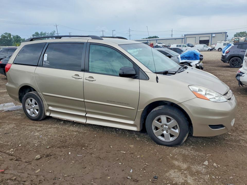 2008 Toyota Sienna le 8-passenger