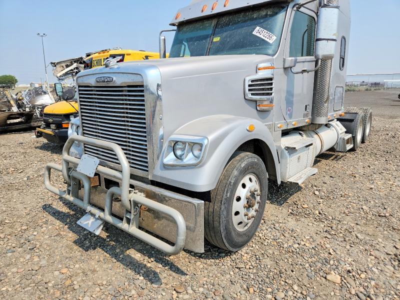 2020 Freightliner SD122 Semi Truck