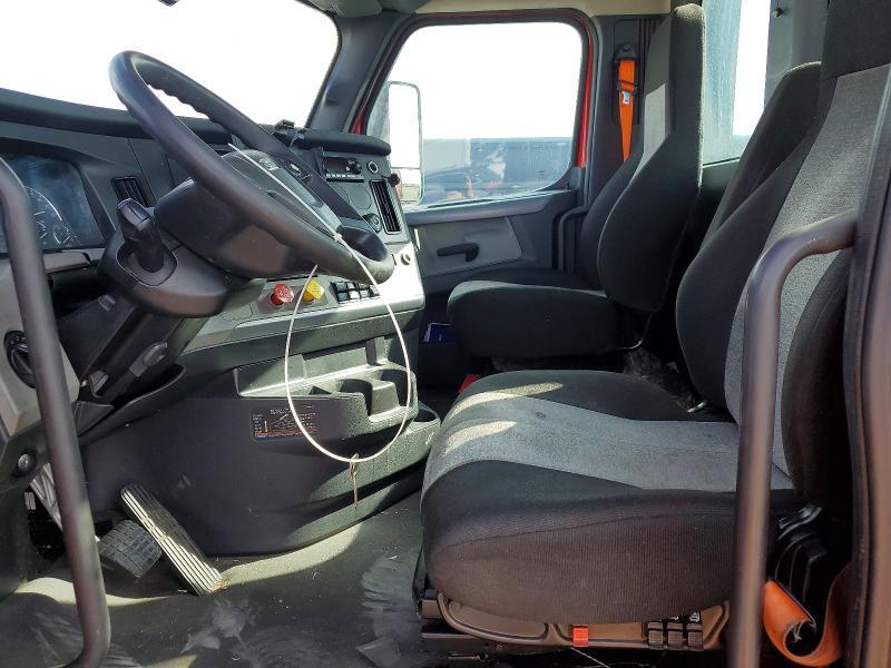 2022 Freightliner Cascadia 1-Semi Truck