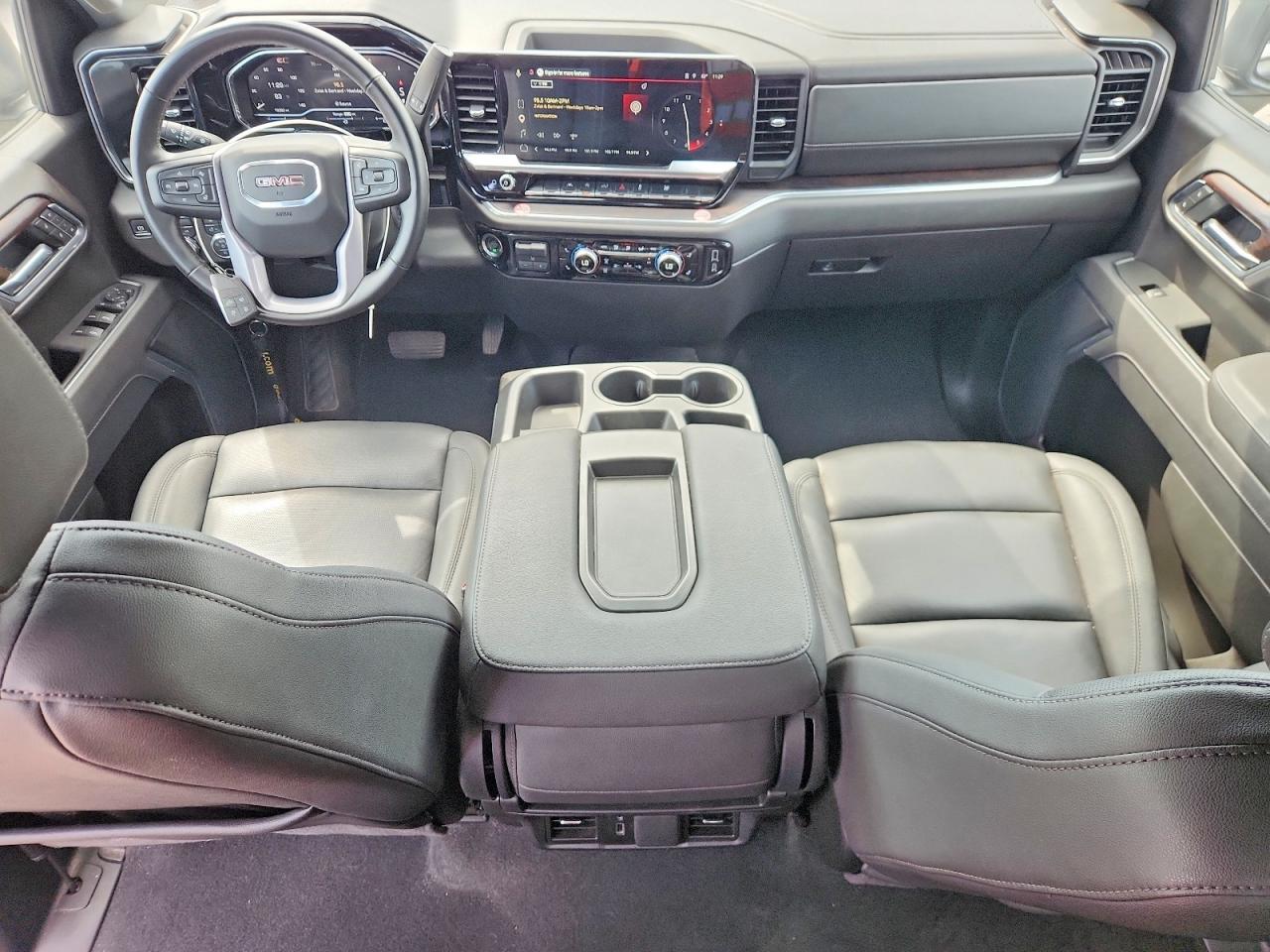 2025 GMC Sierra K1500 SLT