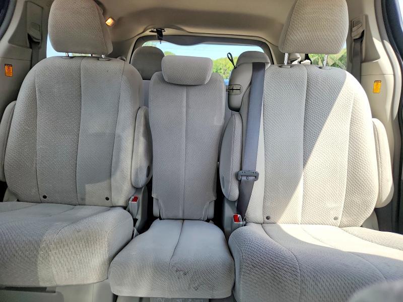 2011 Toyota Sienna le