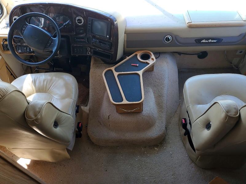 2000 Fleetwood Pace Arrow RV