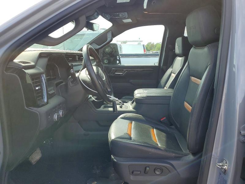 2025 GMC Sierra K3500 AT4