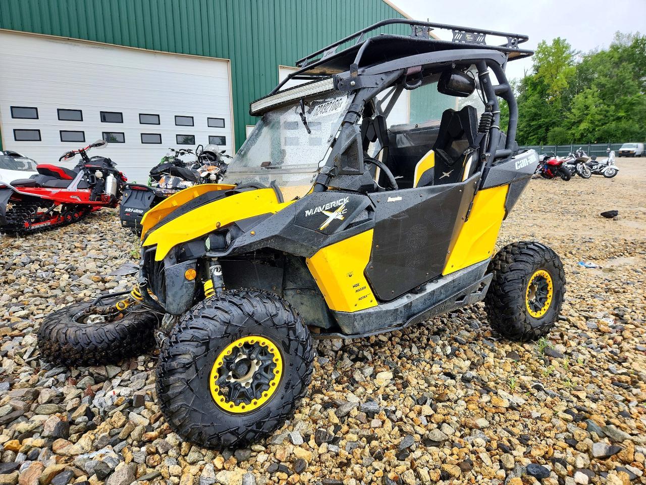 2014 Can-Am Maverick 1000R X XC DPS