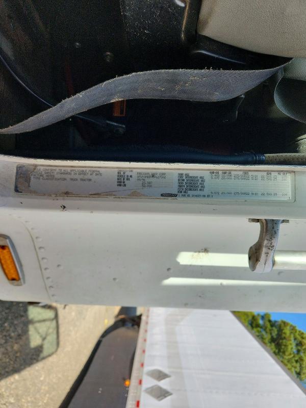 1997 Freightliner FLD112 Semi Truck