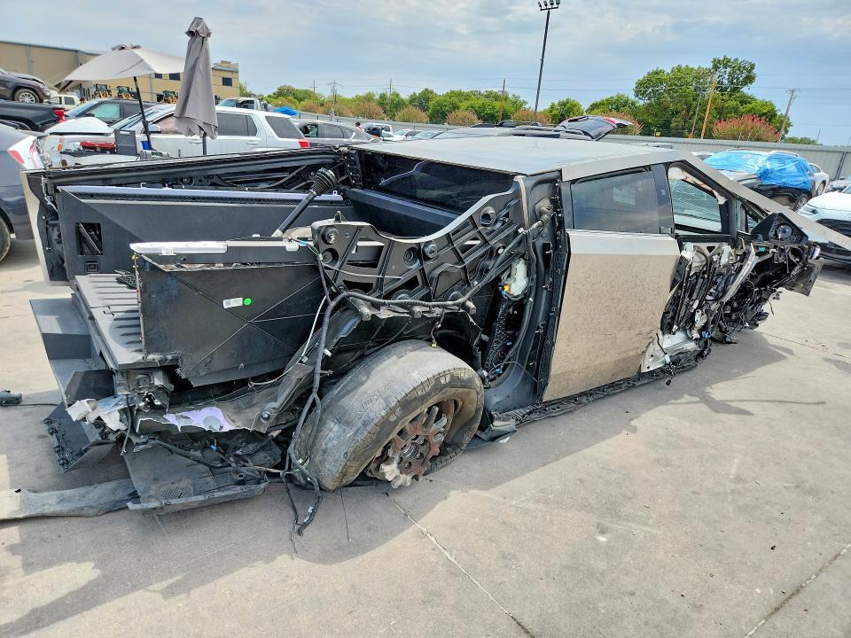2025 Tesla Cybertruck