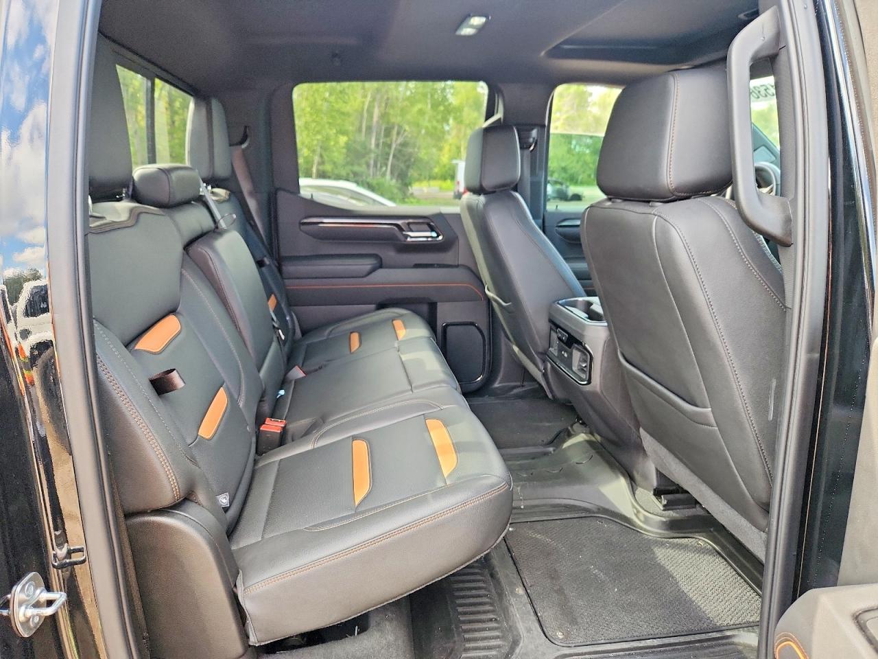 2025 GMC Sierra K1500 AT4