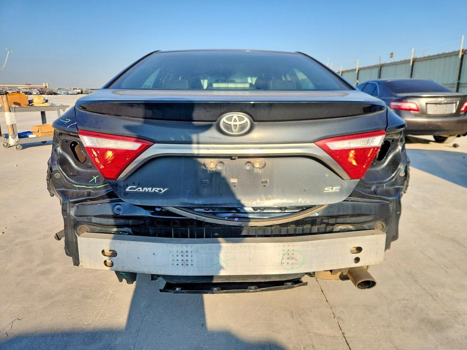 2015 Toyota Camry se