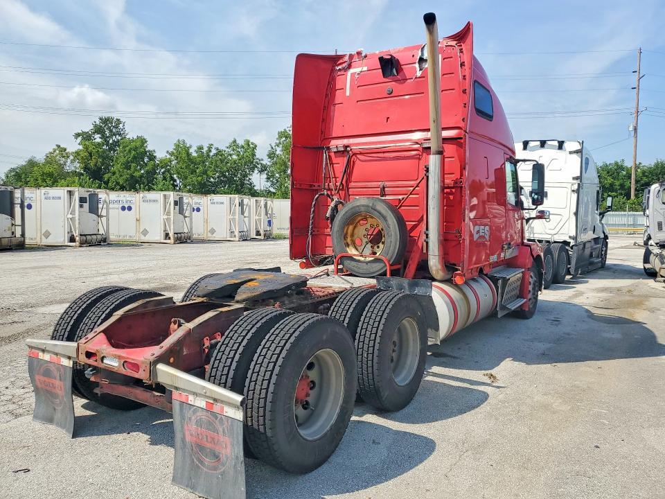 2011 Volvo VNL Semi Truck