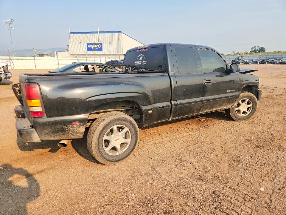 2002 GMC Sierra K1500 Denali