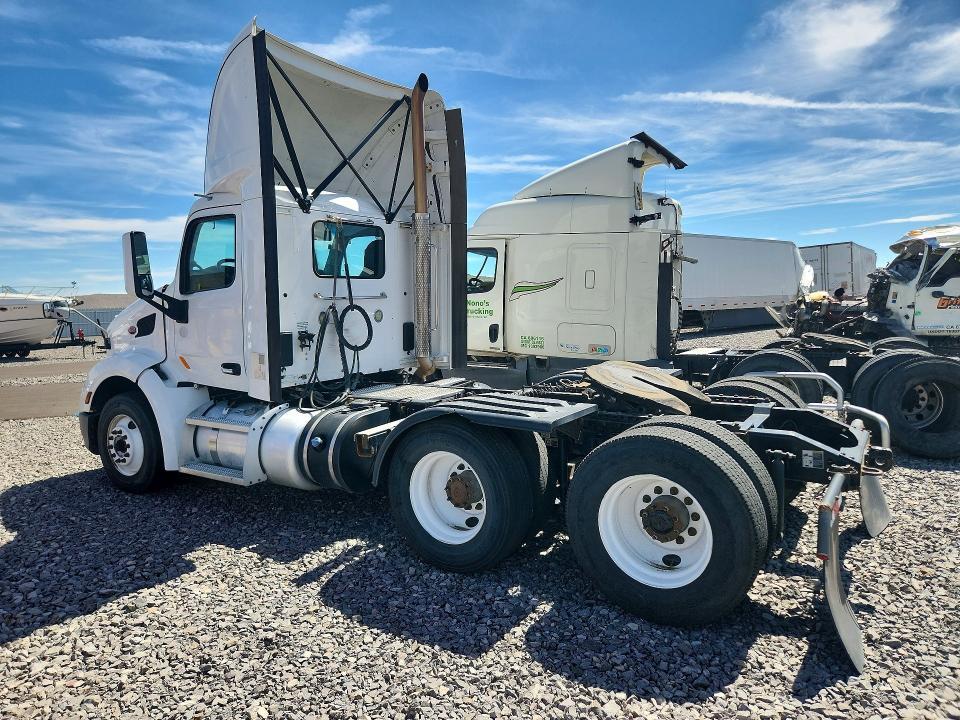 2020 Peterbilt 579 Semi Truck