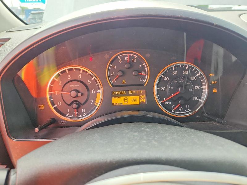 2010 Nissan Titan se
