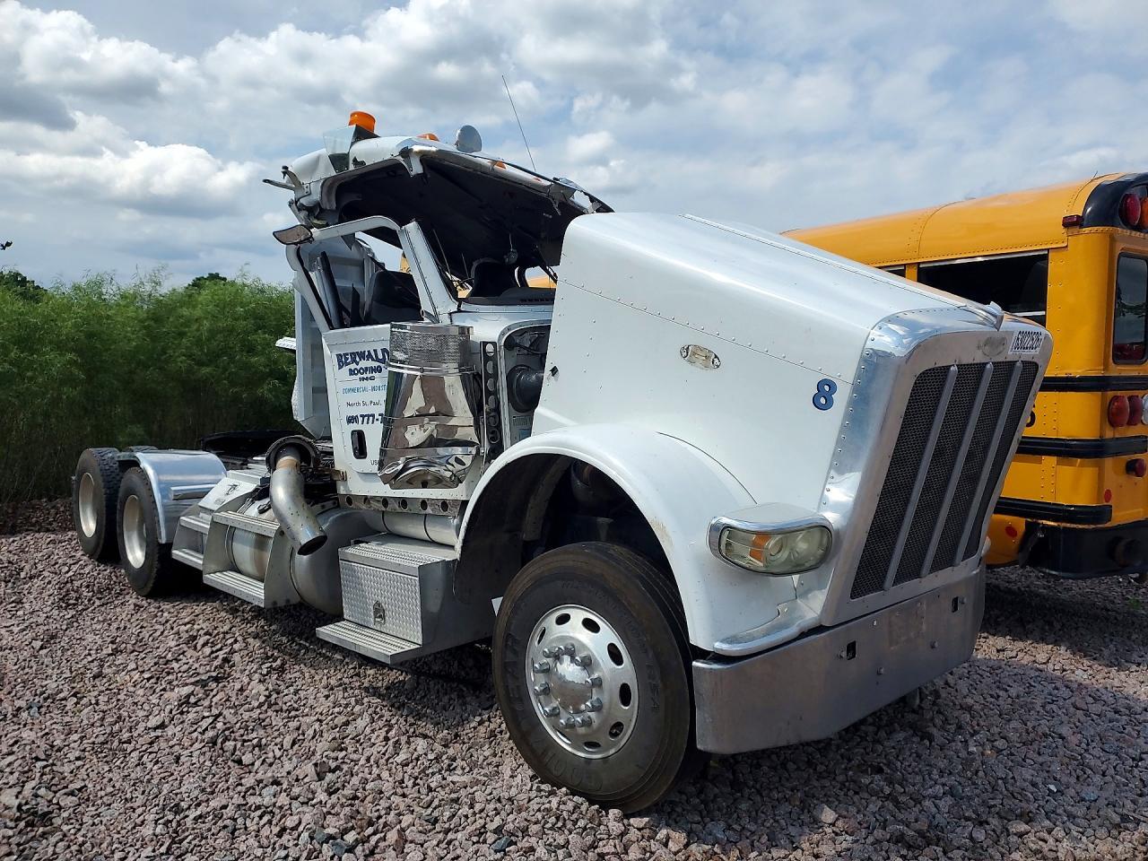 2009 Peterbilt 388