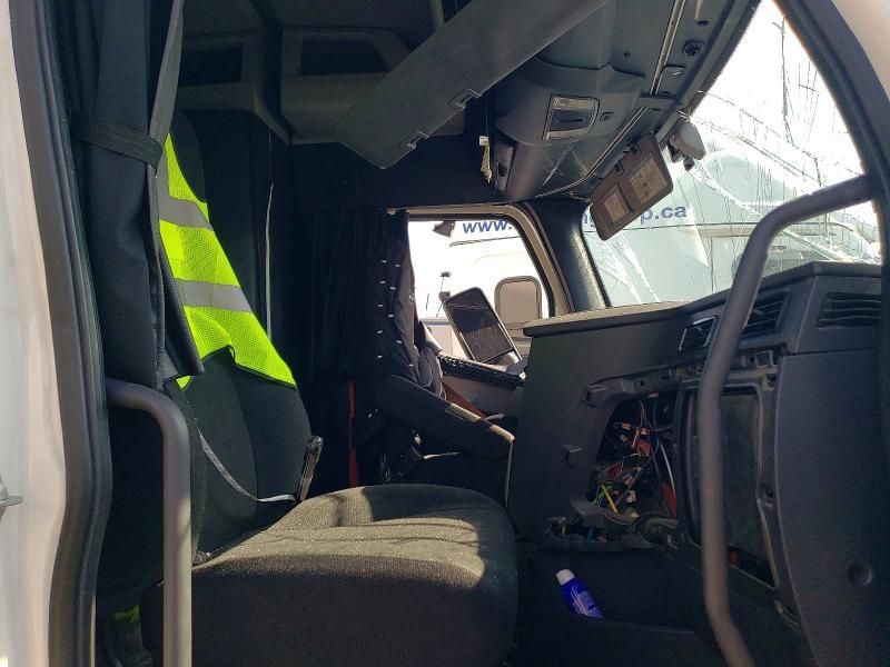 2019 Freightliner Cascadia 116 Semi Truck