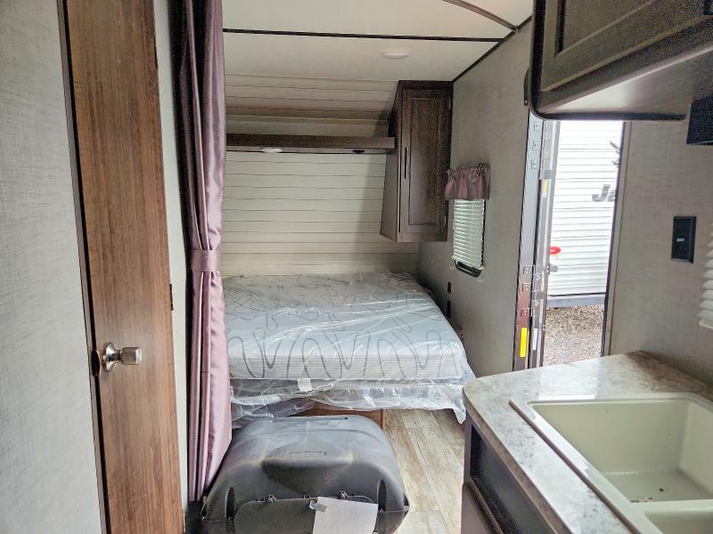 2019 Keystone Zinger Camper