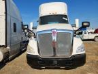 2016 Kenworth T680 Semi Truck