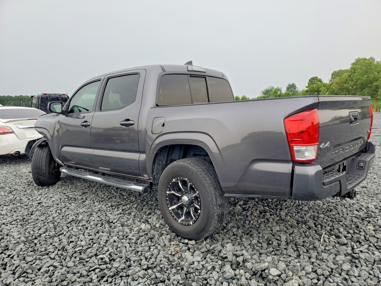 2017 Toyota Tacoma SR V6