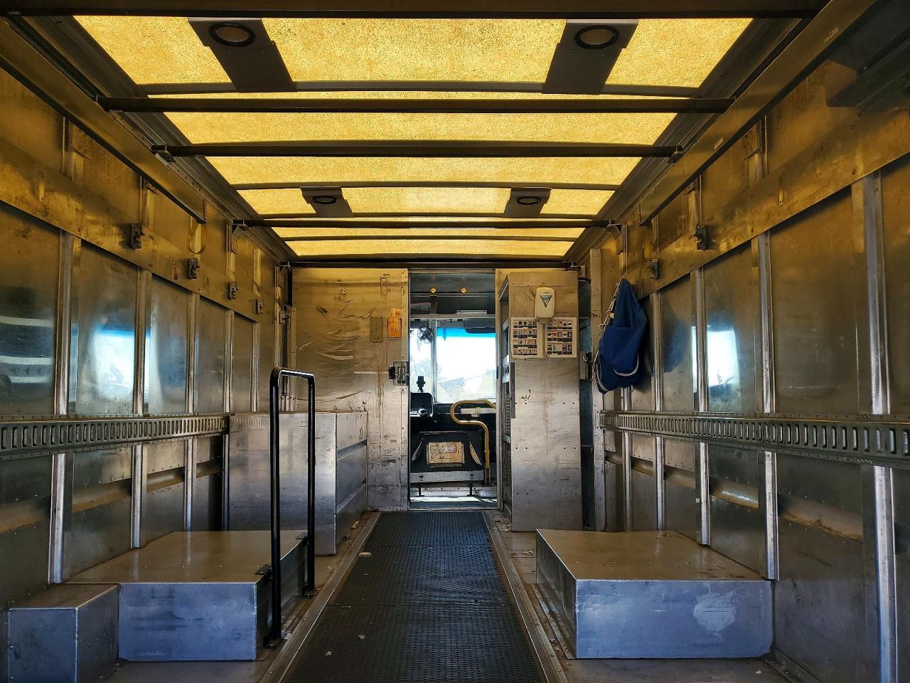 2010 Ford E450 Delivery Truck
