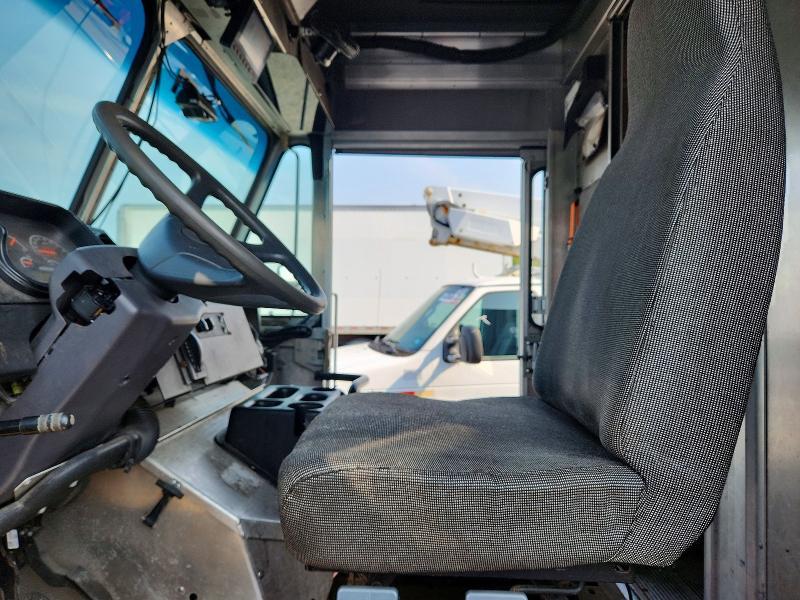 2021 Freightliner MT45G Chassis Delivery Truck