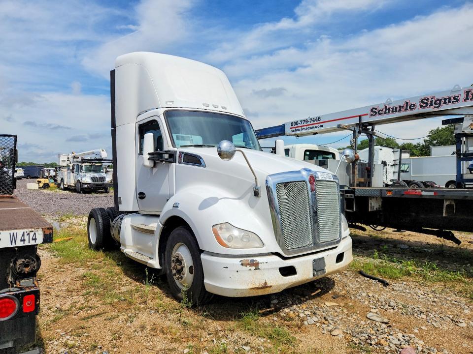 2015 Kenworth Construction T680