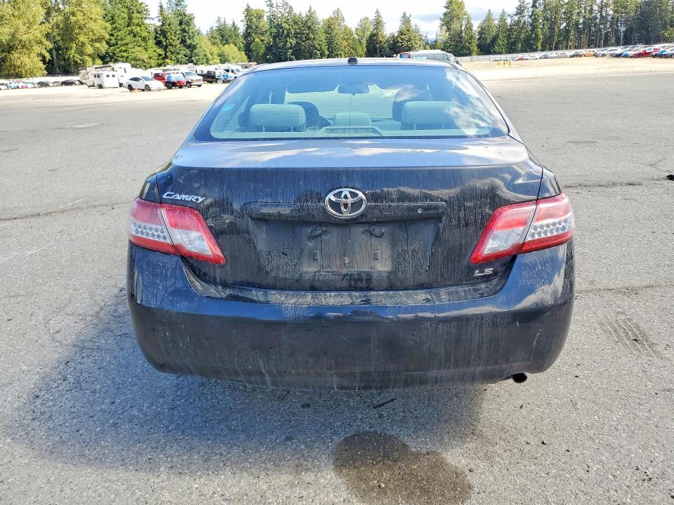 2011 Toyota Camry le