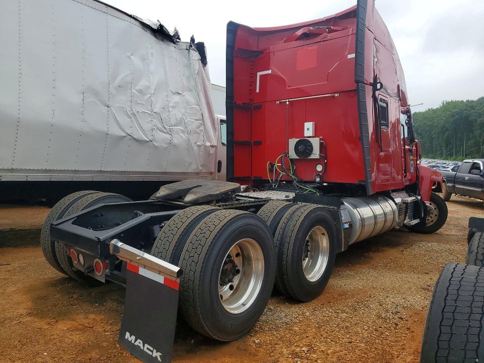 2025 Mack Pinnacle