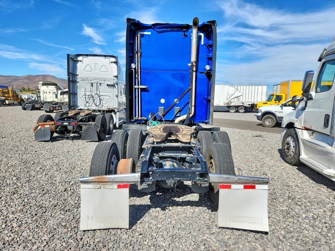 2020 Kenworth Constructi-Semi Truck