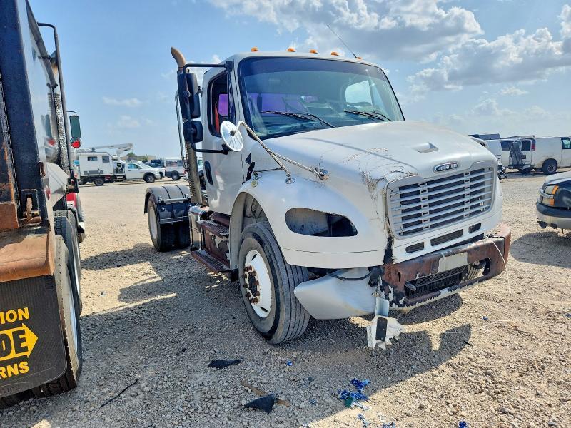 2015 Freightliner M2 106 MED