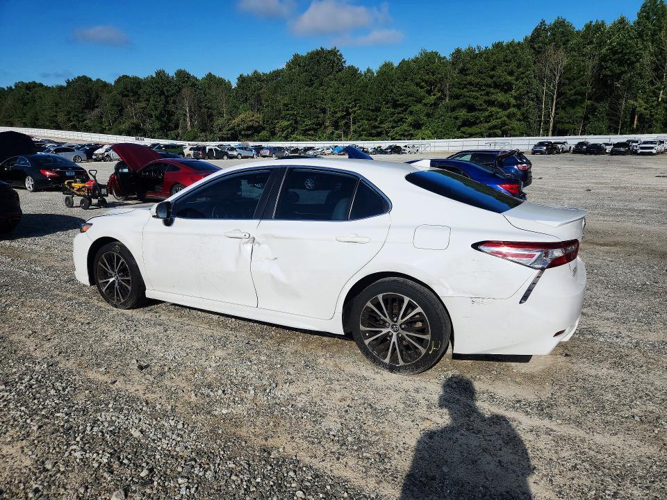 2020 Toyota Camry se