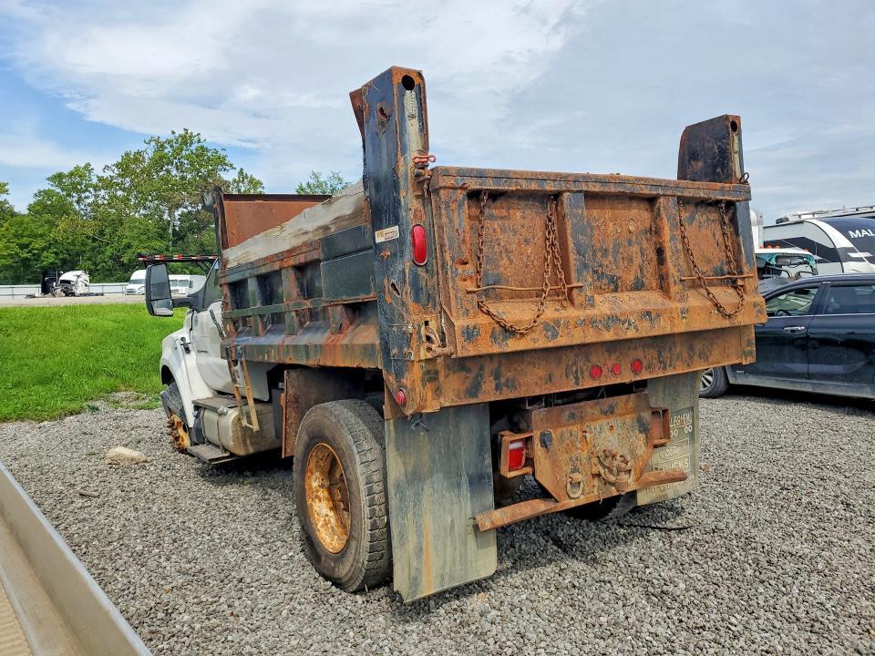 2017 Ford F750 Super Duty Dump Truck