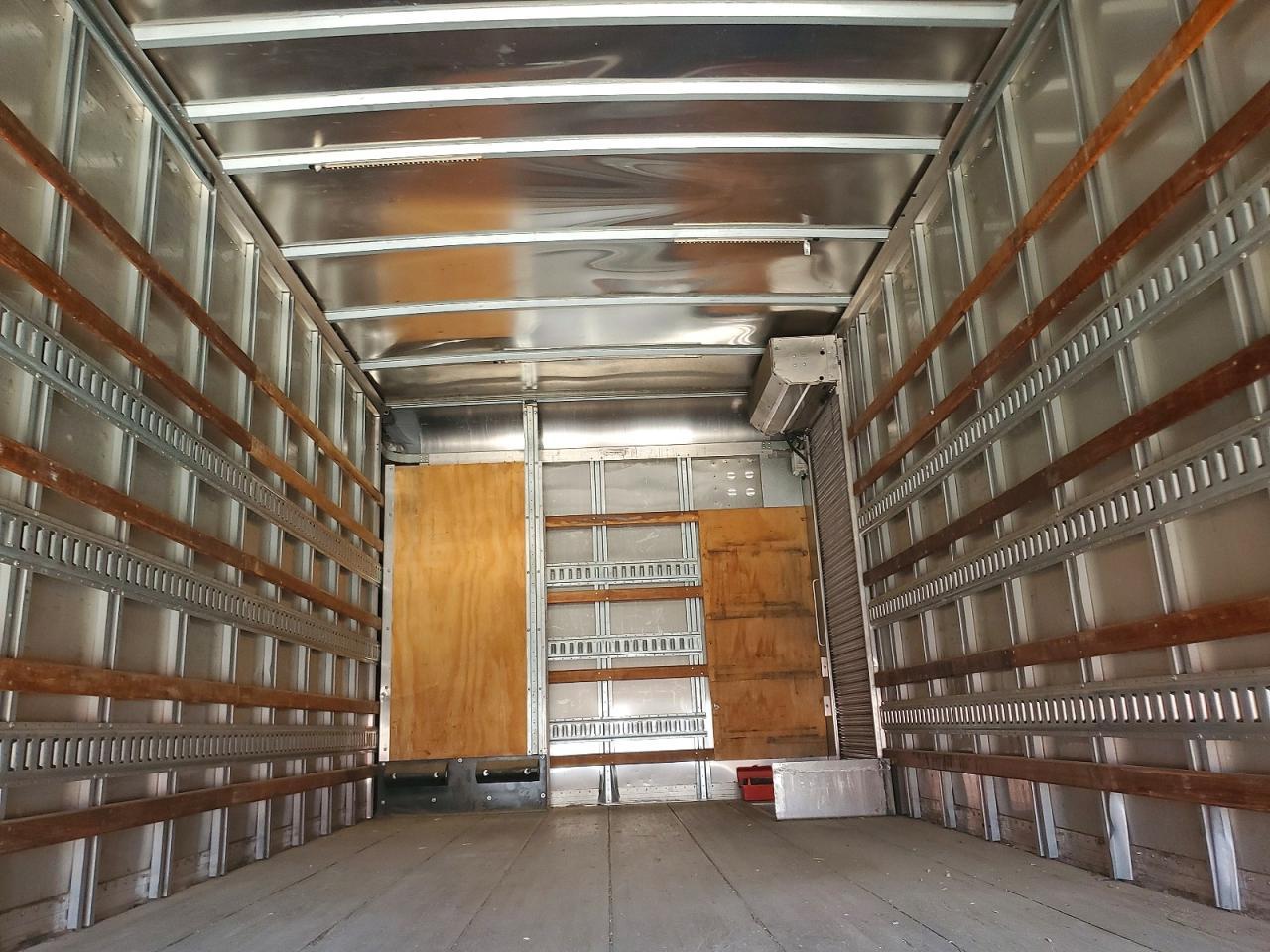 2018 Hino 195 BOX Truck