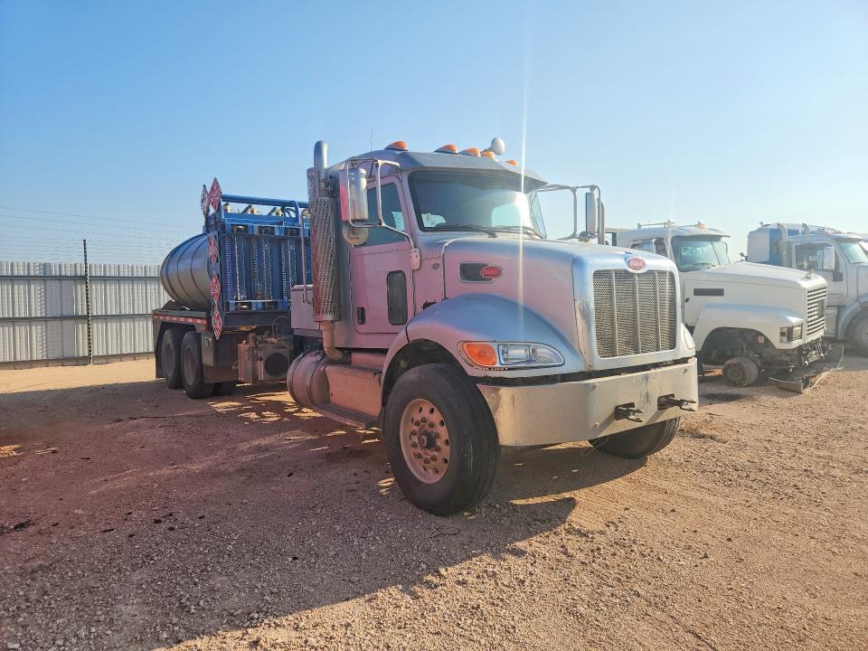 2015 Peterbilt 348 Fuel Truck
