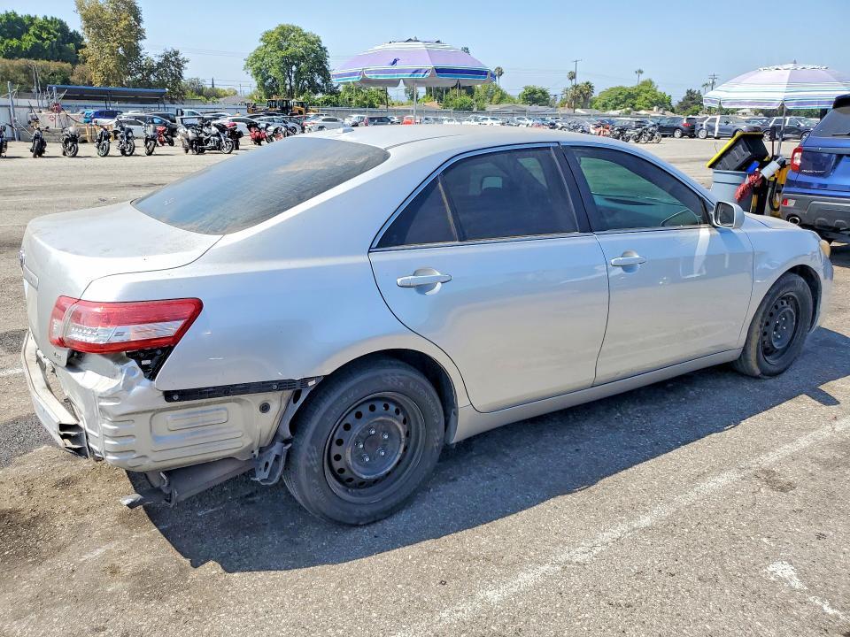 2011 Toyota Camry le