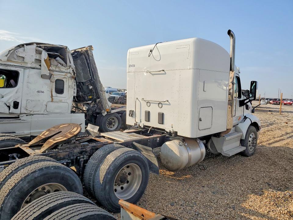 2018 Peterbilt 579 Semi Truck