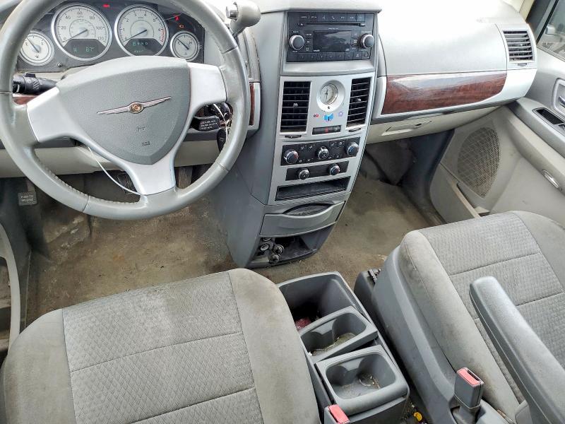 2010 Chrysler Town & Country Touring