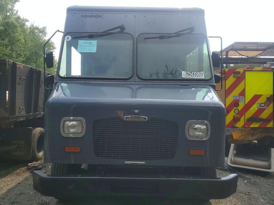 2021 Freightliner MT45G Chassis Delivery Truck