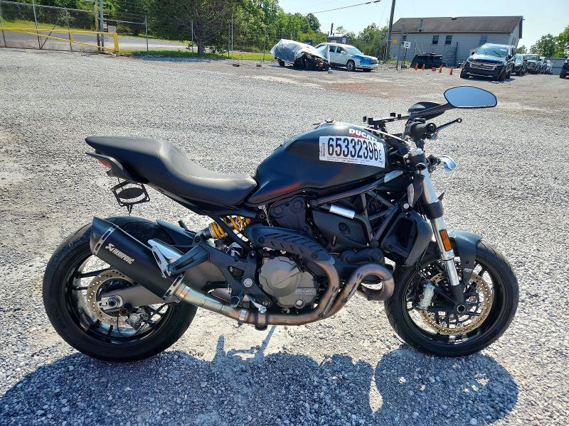 2015 Ducati Monster 821