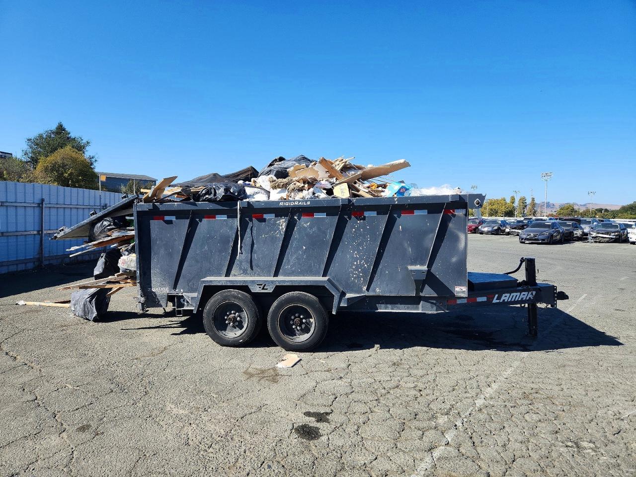 2025 Lamar DL831428 Dump Trailer