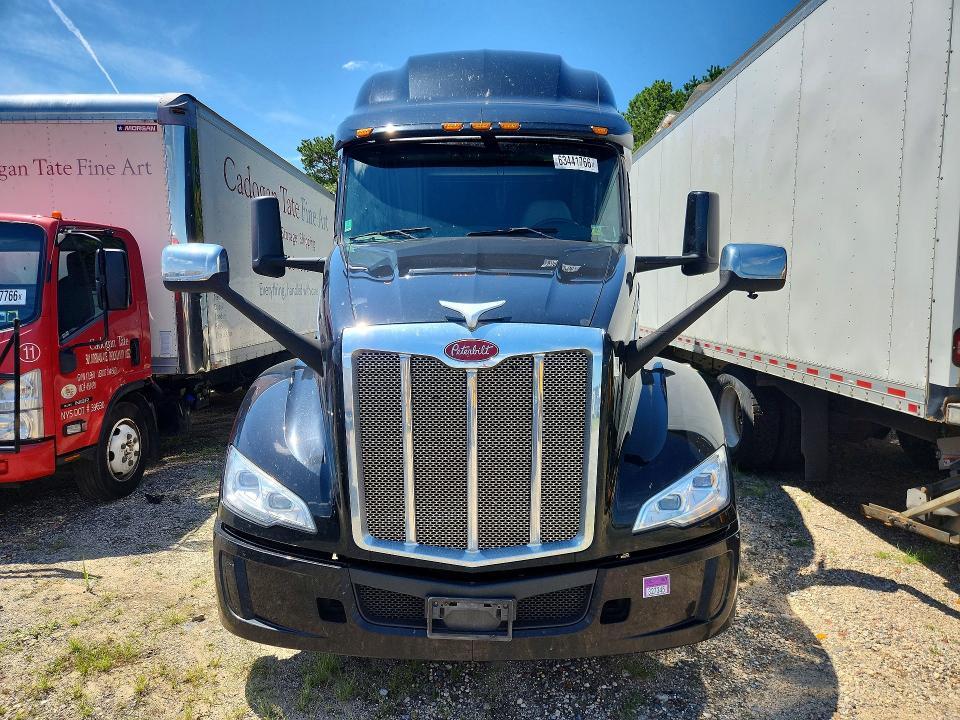 2023 Peterbilt 579 Semi Truck