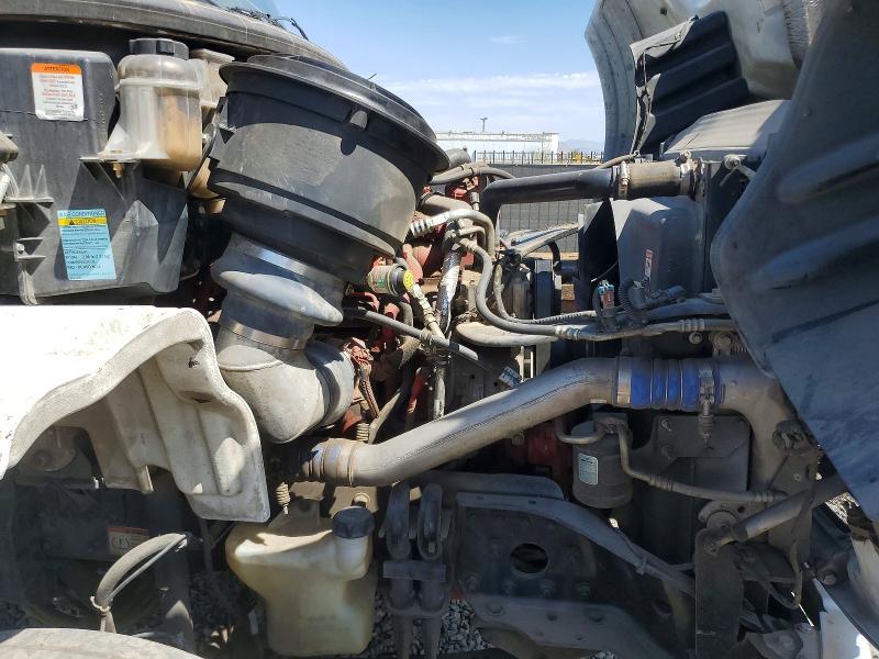 2019 Freightliner Business Class M2 Semi Truck