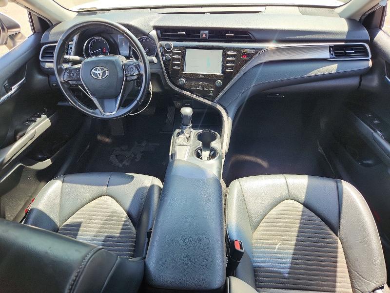 2020 Toyota Camry se