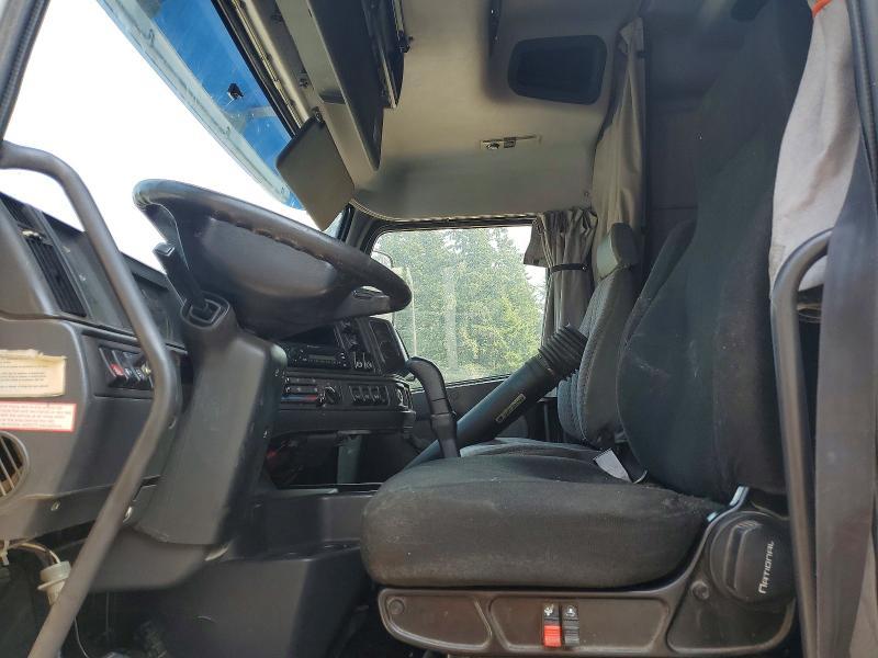 1998 Volvo VN Semi Truck
