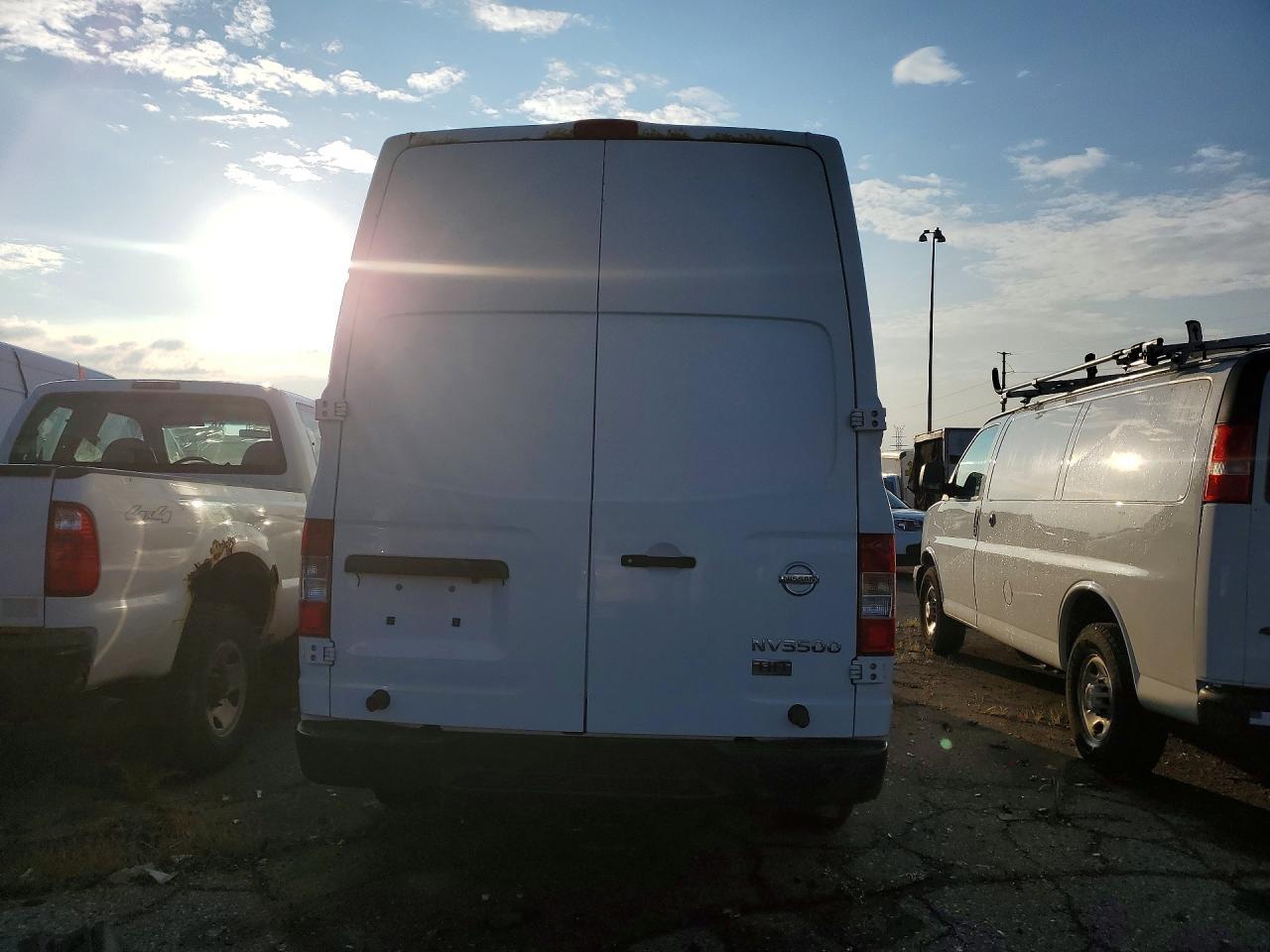 2015 Nissan NV 3500 HD-Delivery Van