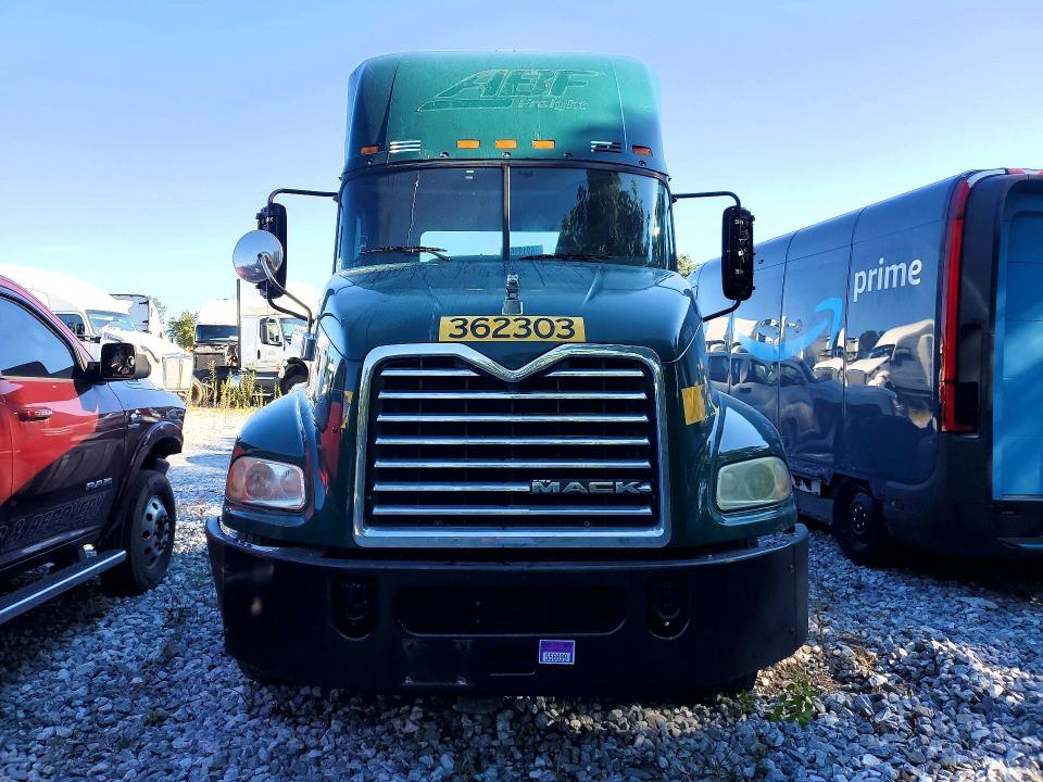 2017 Mack 600 CXU600