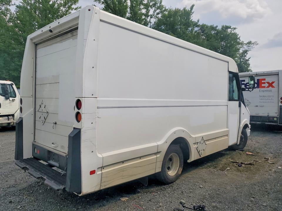 2016 Isuzu Reach Delivery Van