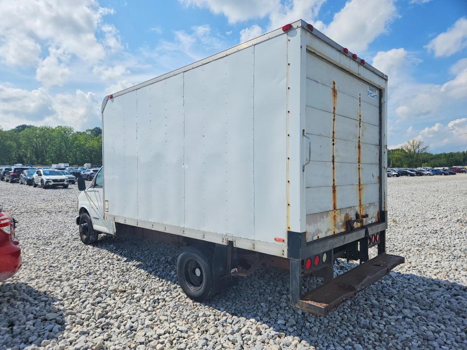2002 GMC Savana Cutaway G3500