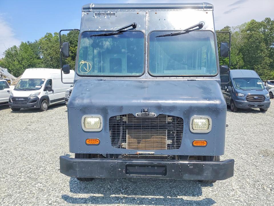 2020 Freightliner MT45G Chassis Delivery Truck