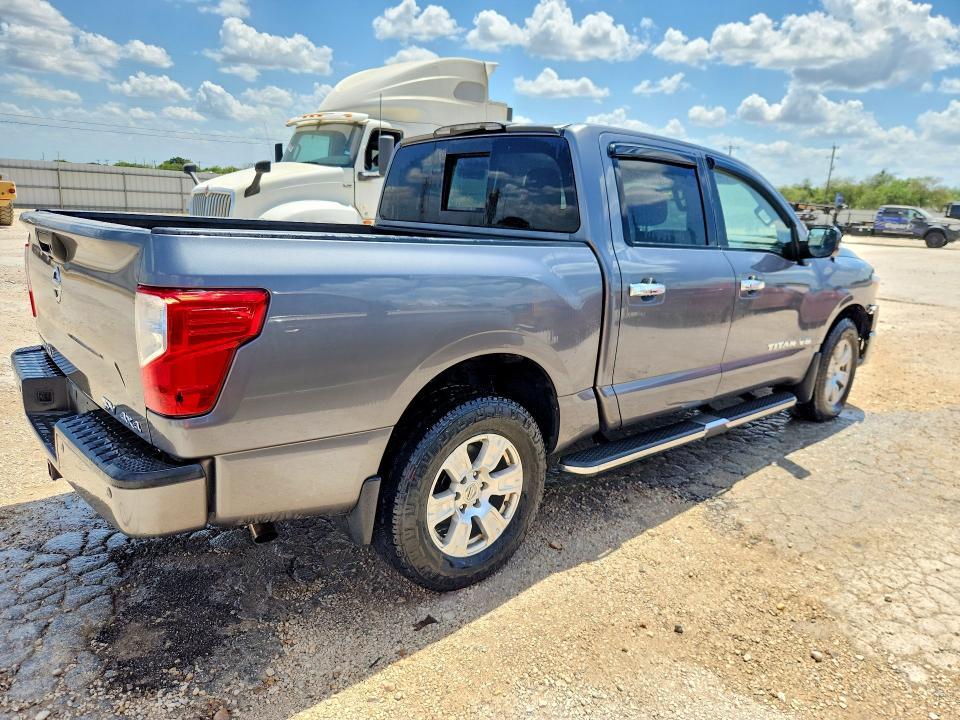 2018 Nissan Titan SV